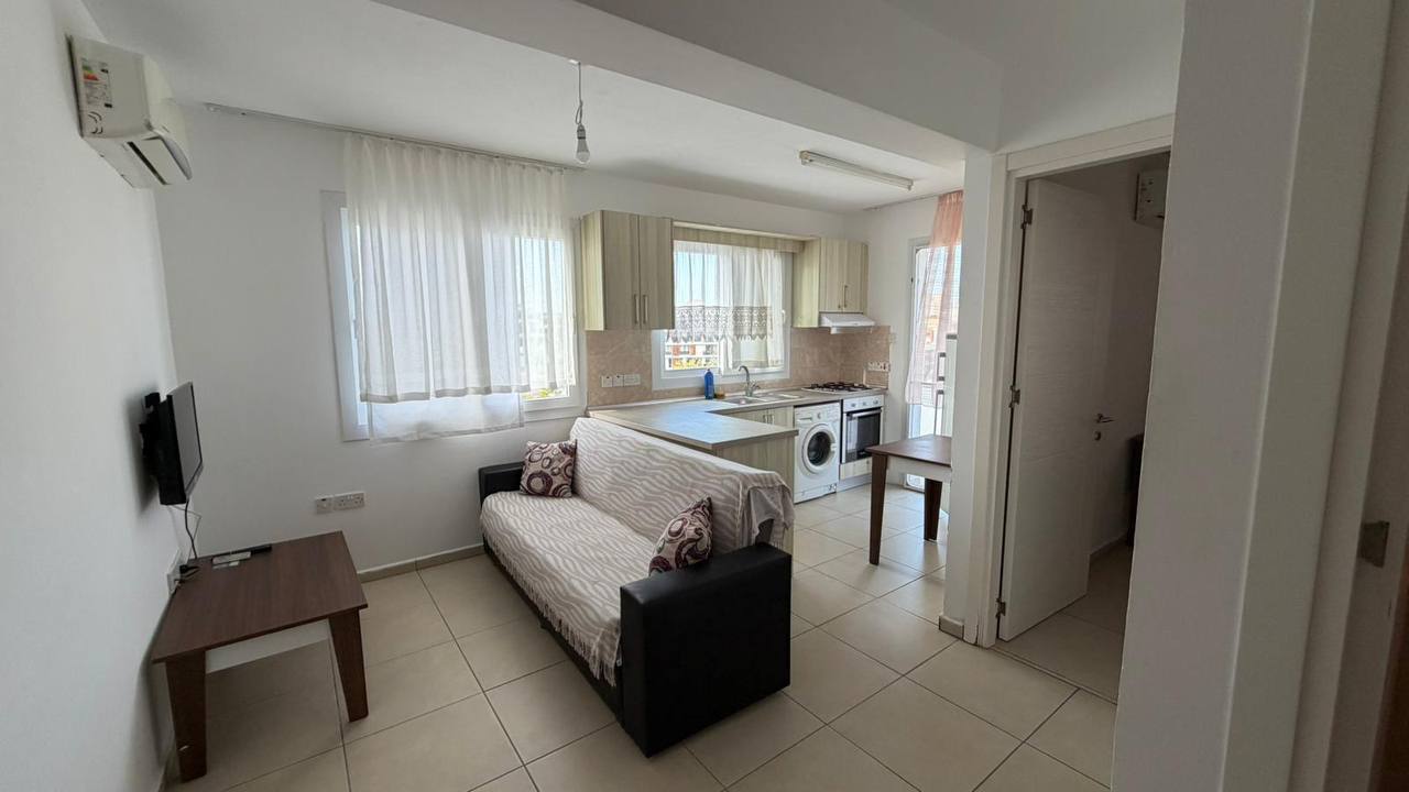 Photo 1 of 3: Rent 1+1, Kyrenia (Girne)