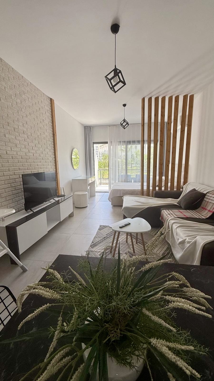Фото 3 из 3: Аренда Студия, Лонг Бич, Искеле