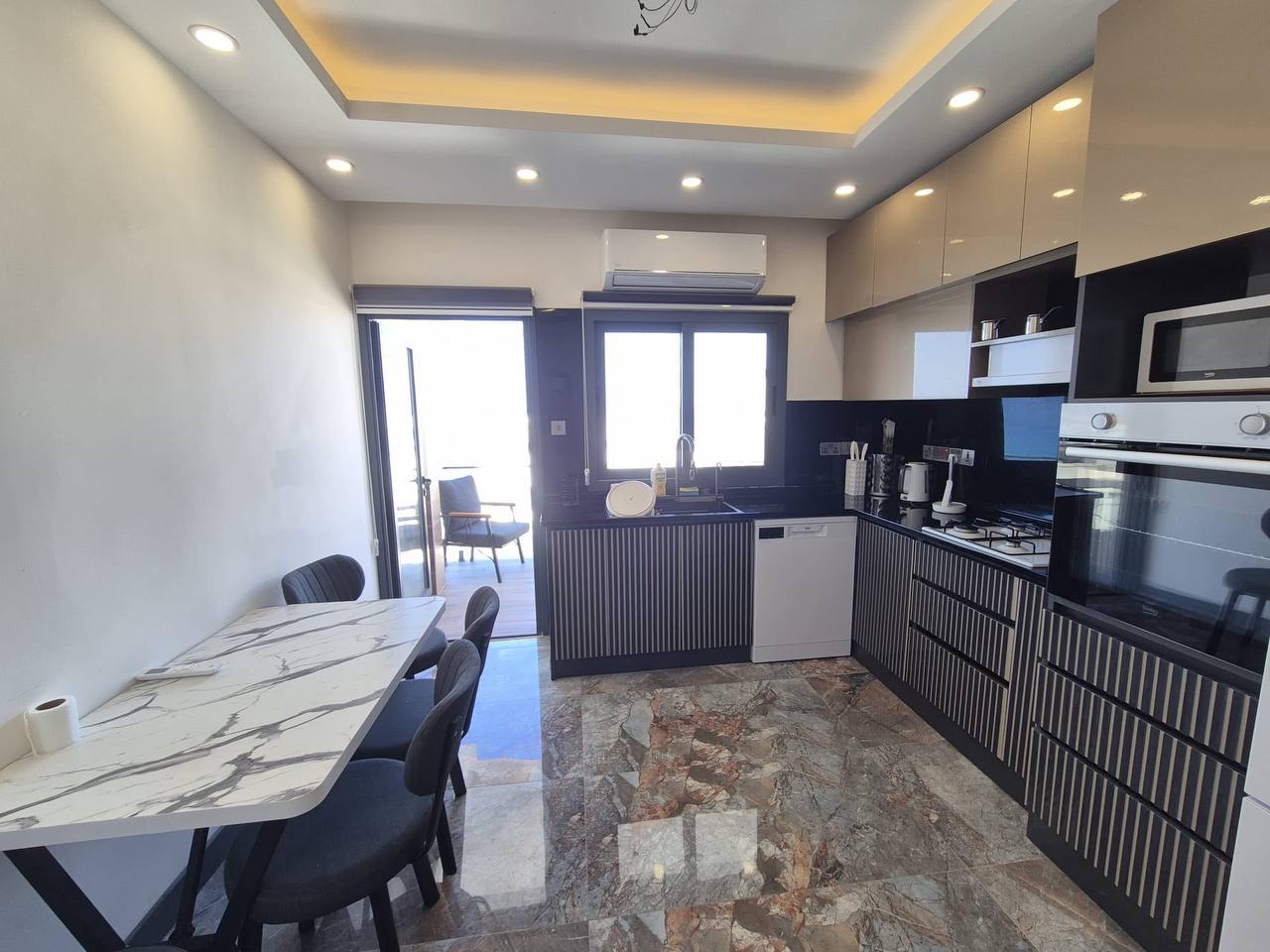 Photo 3 of 3: Rent 2+1, Kyrenia (Girne)