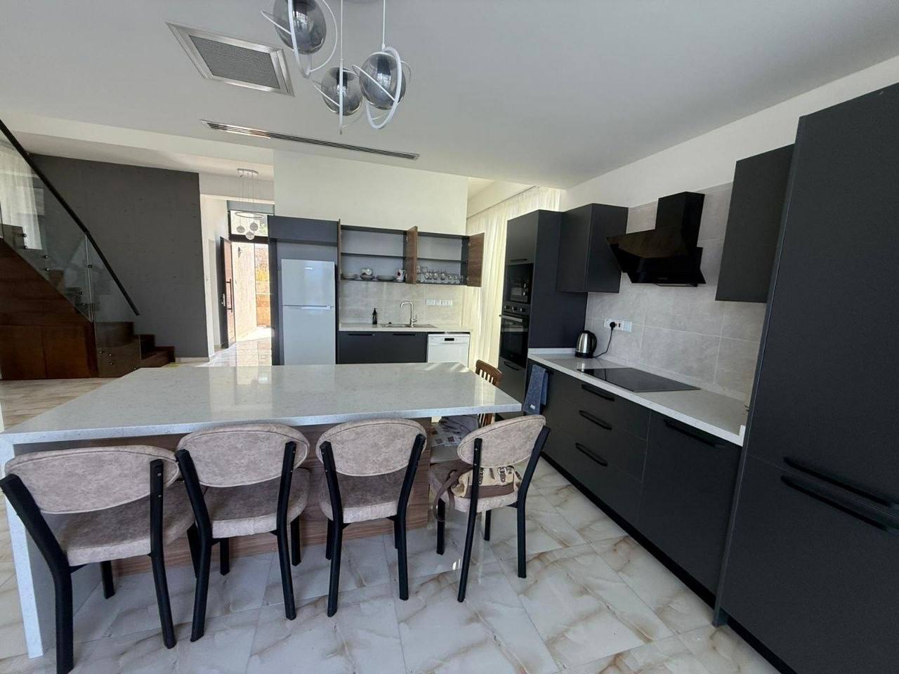 Photo 1 of 3: Rent 4+1, Alsancak, Kyrenia (Girne)