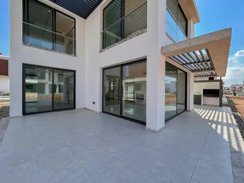 Продажа 4+1, Лонг Бич, Искеле