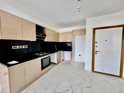 Продажа 1+1, Лонг Бич, Искеле