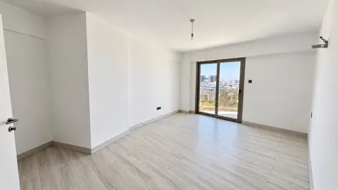 Продажа 2+1, Лонг Бич, Искеле