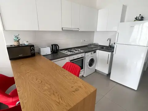 Продажа Студия, Лонг Бич, Искеле